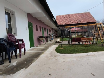 CHARMANTES WOHNEN MIT GROßEM HOF, TIERHALTUNG &amp; VIEL PLATZ FÜR FAMILIEN!