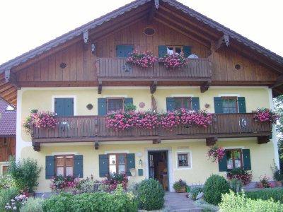 Schöne Wohnung mit Garten, Balkon und Terrasse im Grünen