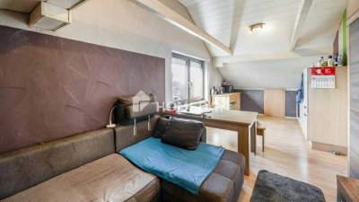 Charmante Dachgeschosswohnung voll möbliert mit großem Dachboden Stellplatz in Westenhausen