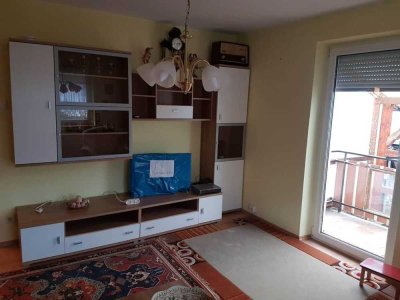 Stilvolle, modernisierte 1,5-Raum-Wohnung mit Einbauküche in Teltow