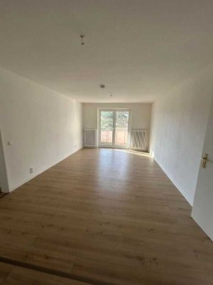 Familienfreundliche 5‑Zimmer‑Wohnung mit offenem Wohnkonzept zum 01.04.2026 vermietbar!