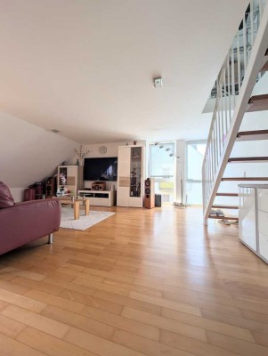PROVISIONSFREI: Lichtdurchflutete Maisonette mit Dachterrasse in Eller