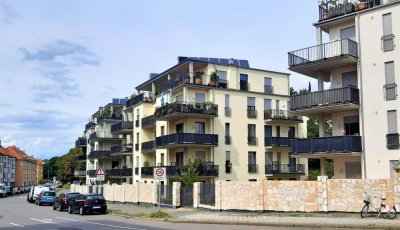 Exklusives Wohnen – Neubau mit Kamin & 3 Balkonen