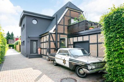Neuwertiges Anwesen mit einer stilvollen Kombination aus Altbau-Charme und modernem Neubau-Design