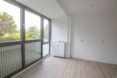 Große 1-Zimmerwohnung mit Dusche.