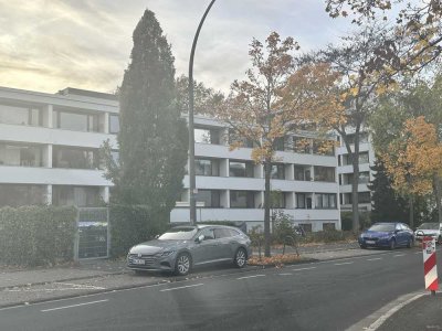 Provisionsfrei, kernsanierte 2 Zimmer Wohnung mit Balkon