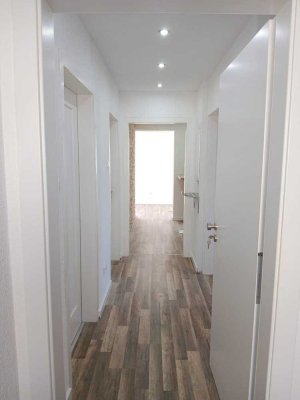 Moderne Wohnung in bester Lage von Backnang - neue Einbauküche - Balkon