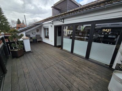 Schöne 3-Zimmer Penthouse Wohnung mit zwei großzügigen Dachterrassen!