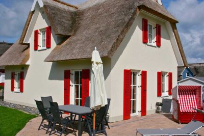 Reetgedecktes Ferienhaus in Glowe, provisionsfrei
