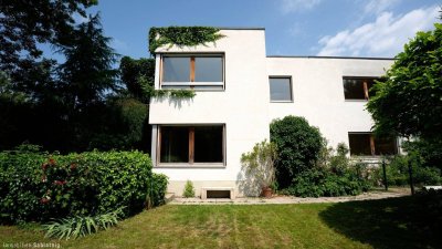 ARCHITEKTENVILLA AM RUCKERLBERG – Zeitlose Eleganz in bester Grazer Lage!