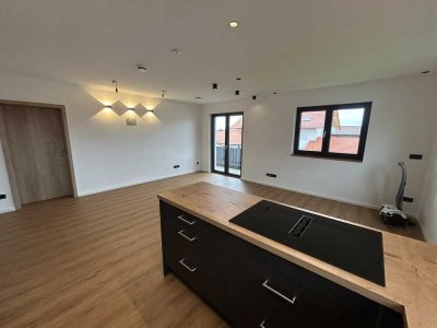 Erstbezug! Moderne 4-Zimmer-Wohnung mit Balkon, kleinem Garten und optionaler Garage in Obing