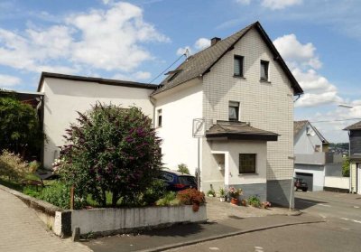 Zweifamilienhaus in Ebernhahn