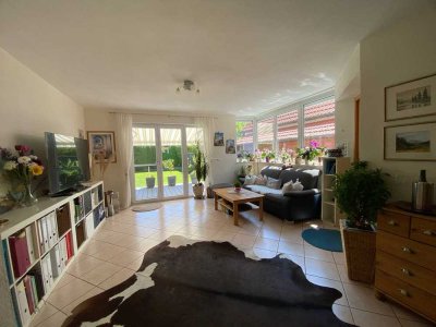 Vollständig renovierte Doppelhaushälfte mit vier Zimmern und EBK in Puchheim, Puchheim