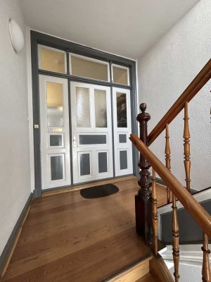 Helle 3-Zimmer-Altbauwohnung mit EBK im beliebter Wohnlage in Kiel