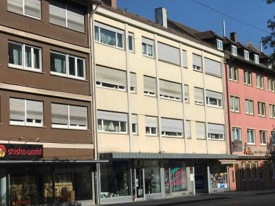 Zentral gelegene 4-Zimmer-Wohnung mit Balkon und zusätzlichen Büroräumen in der Ulmer City.