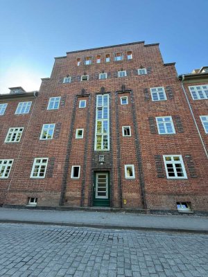 Großzügige Dachgeschosswohnung mit 118 m² in Stralsund – Kapitalanlage am Wulflamufer