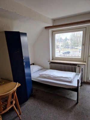 Zimmer mit Bad/WC und Balkon zu mieten