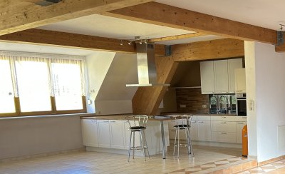 Gepflegte Wohnung mit Traumküche und Bodenheizung im Bauerngut.
