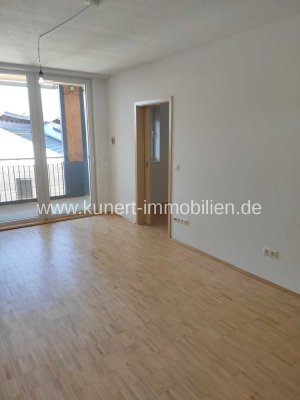 Direkt an der Saale in Bernburg: 2-Zimmer-Wohnung im 2. OG mit Fahrstuhl und Balkon