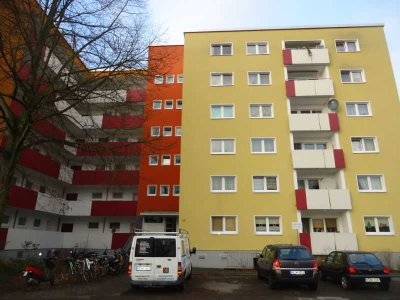 Charmante 3-Zimmer Wohnung im Erdgeschoss - mit Außenlift in Köln-Dünnwald!