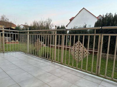 Traumhafte, frisch renovierte Wohnung mit Balkon und eigenem Stellplatz in bester Lage.