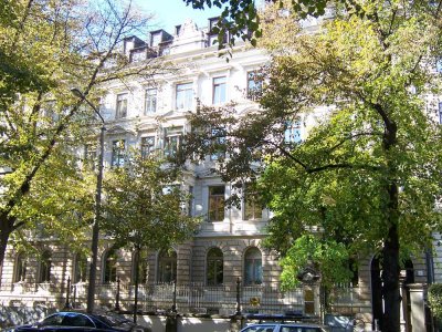 Ferdinand-Lassalle-Str./ Direkt am Clarapark: Tolle Maisonette in absoluter Toplage