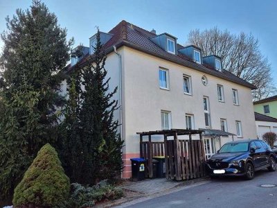 Hier ist Ihre/Deine erste kleine Wohnung im Dachgeschoss