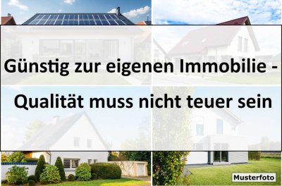 Einfamilienhaus mit 2 Nebengebäuden