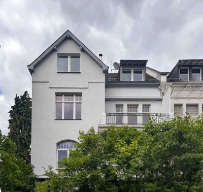 Exklusive Altbauwohnung/Praxis/Kanzlei am Kurpark Wiesbaden-Sonnenberg - Stil, Charme und Top-Lage