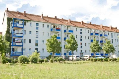 Grün und ruhig wohnen: 2 Zimmer mit Balkon