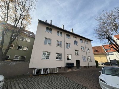 FÜR MAXIMAL ZWEI PERSONEN: IN 2017 RENOVIERTE 2-ZIMMER-WOHNUNG MIT WESTBALKON IN NBG.-WÖHRD