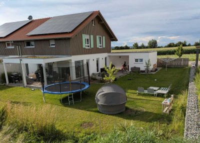 4-Zimmer-Doppelhaushälfte mit gehobener Innenausstattung und EBK in Niederrieden