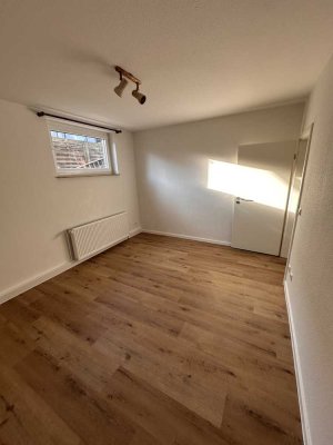 Erstbezug nach Sanierung: 2 Zimmer Wohnung in Frankfurt-Eschersheim