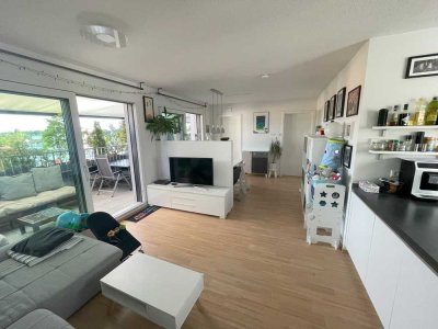 Stilvolle 3-Zimmer-Penthouse-Wohnung mit luxuriöser Innenausstattung, Dachterasse und EBK in Fürth