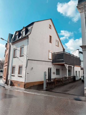 Vielseitiges Wohnhaus mit 7 Zimmern und Einliegerwohnung