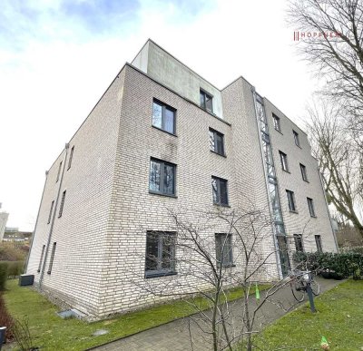 Wohnen im Grünen mitten in Kiel
Moderne 3-Zimmer-Eigentumswohnung im 1. Obergeschoss – neubaugleich