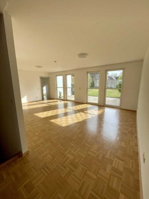 Großzügiges Einfamilienhaus mit Fußbodenheizung, elektr. Rollläden & Top-Ausstattung – sofort frei