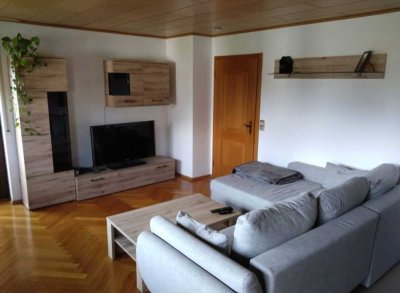 Attraktive und gepflegte 2,5-Zimmer-Wohnung mit geh. Innenausstattung mit Balkon und EBK
