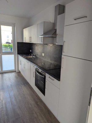 NEU: 3-Raum-Wohnung mit EBK, Balkon u. Stellplatz in Stadtfeld