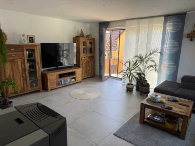 traumhafte Dachgeschoßwohnung im Herzen von Bobingen mit überdachter  Loggia