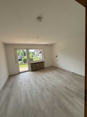 Frisch renovierte 2-Zimmer-Wohnung mit Gartenzugang & Extra-Raum – 74 m² in ruhiger Lage