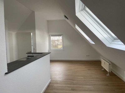 Schicke 2-Zimmer Single - Dachgeschosswohnung in Stockstadt am Rhein