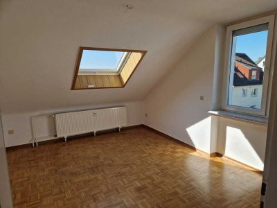 Helle 2,5-Raum-Dachgeschosswohnung mit Stellplatz in Langenhagen
