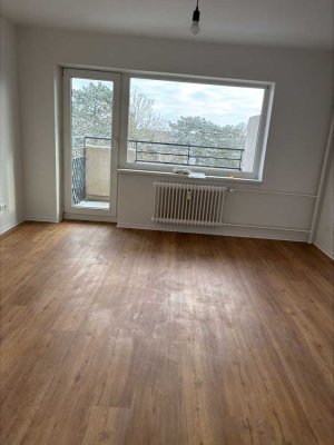 *Über den Dächern Lübecks im 6.OG: Singlewohnung für ab sofort*