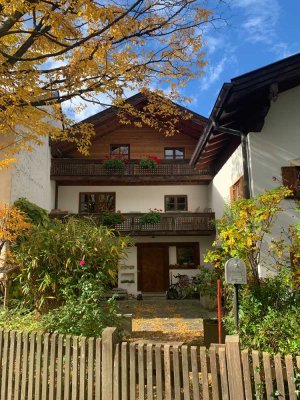 Charmantes Stadthaus mit offenen Grundriss und ruhigen Innenhof im Zentrum von Bad Aibling