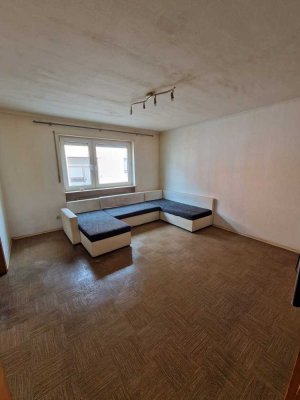 Geräumige zwei Zimmer Wohnung im Erdgeschoss und mit Balkon! in Mannheim-Sandhofen