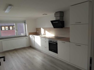 WINTERSTETTENSTADT! Großzügige 5 Zimmer WHG in saniertem Bauernhaus mit großer EBK zu vermieten!