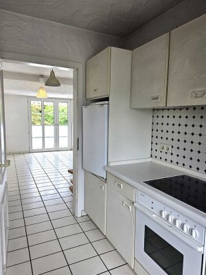 Zauberhafte Dach-Maisonette in Kessenich. Bezugsfertig !