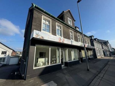 Mehrfamilienhaus mit 8 Garagen im Herzen von Gevelsberg zu verkaufen