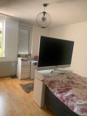 Geschmackvolle 2-Zimmer-Wohnung mit Balkon und Einbauküche in Freiburg im Breisgau